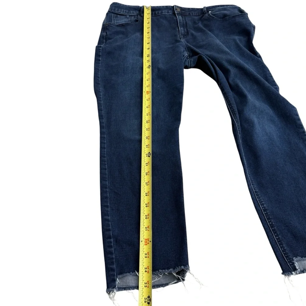 Old Navy Rockstar Super Skinny Ankle Jeans Womens Size 16 Blue Denim Frayed Hem - Picture 10 of 12